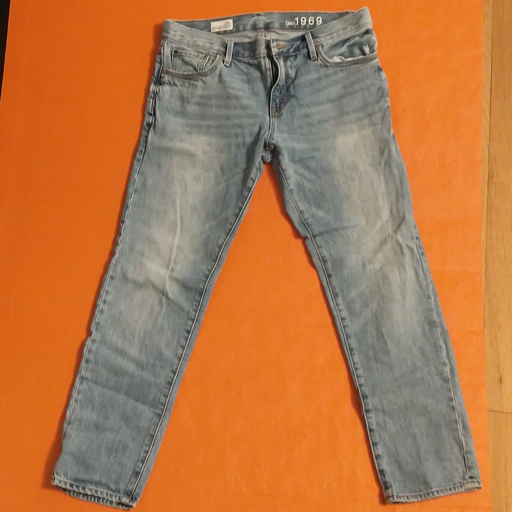 Gap 1969 light blue jeans, sexy boyfriend cut, size 26R